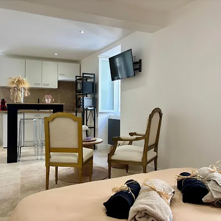 Chaleureux T1 Avec Balcon Апартаменты *